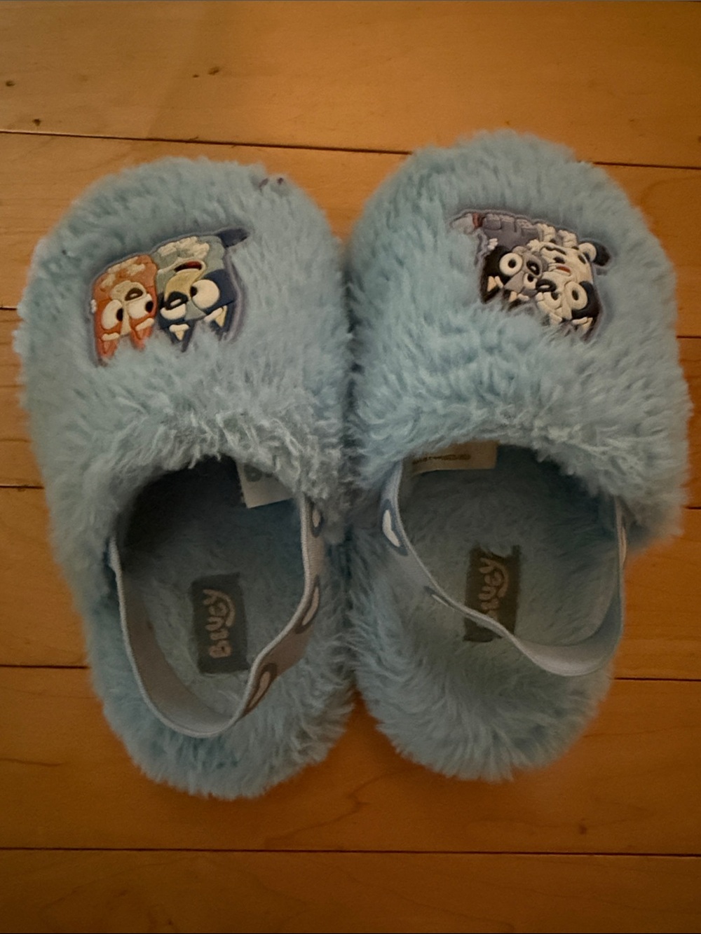 Plush Light Blue Bluey Kids Slippers with Character Patch - Toddler Size 7/8